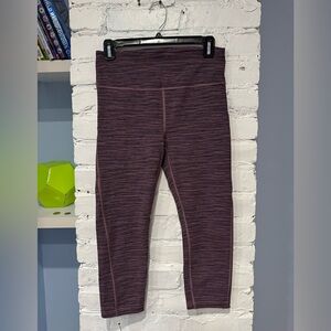 Athleta - ULTIMATE‎ LINEAR LINES CAPRI